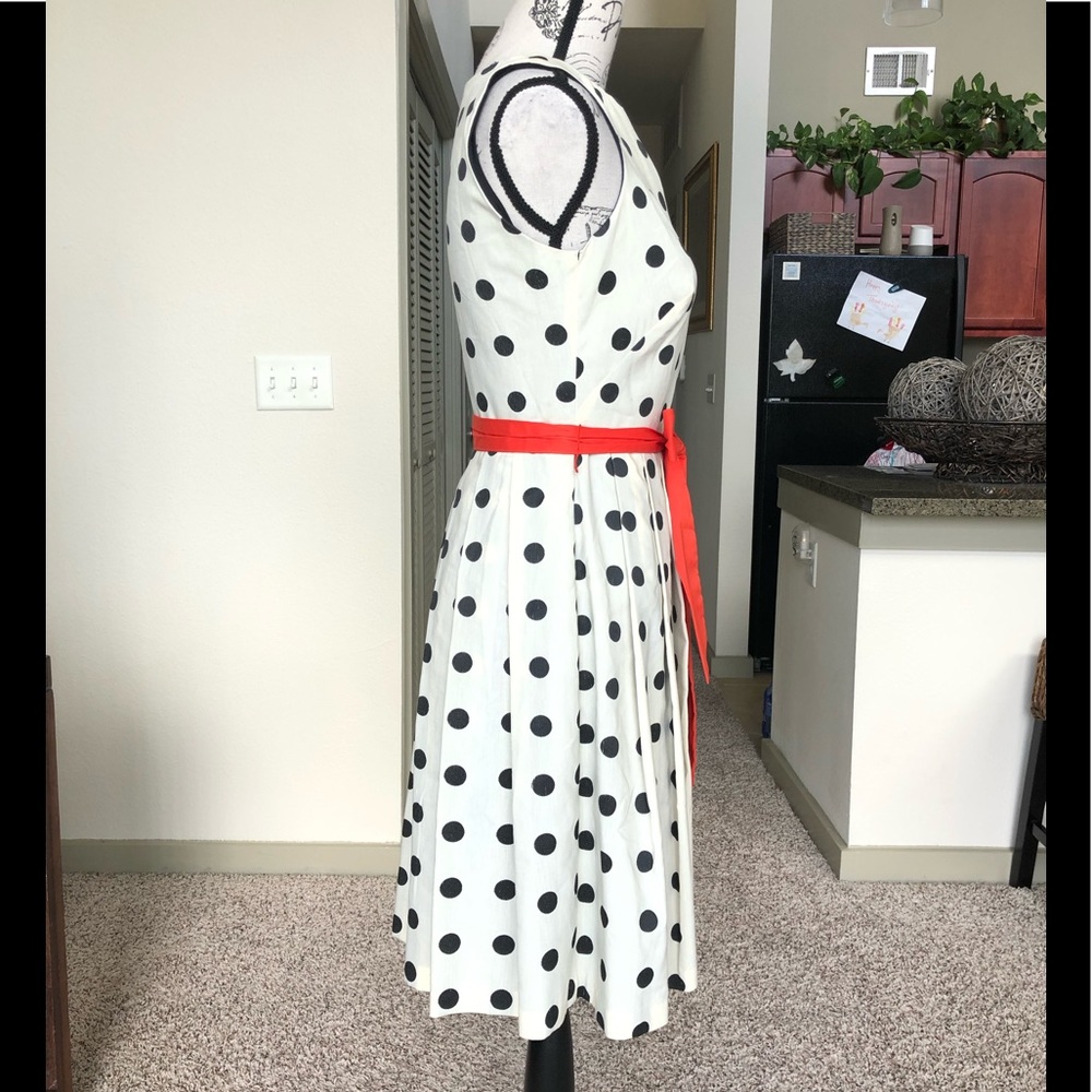 🧡 Retro Polka Dotted Dress 🧡 - Picture 2 of 8